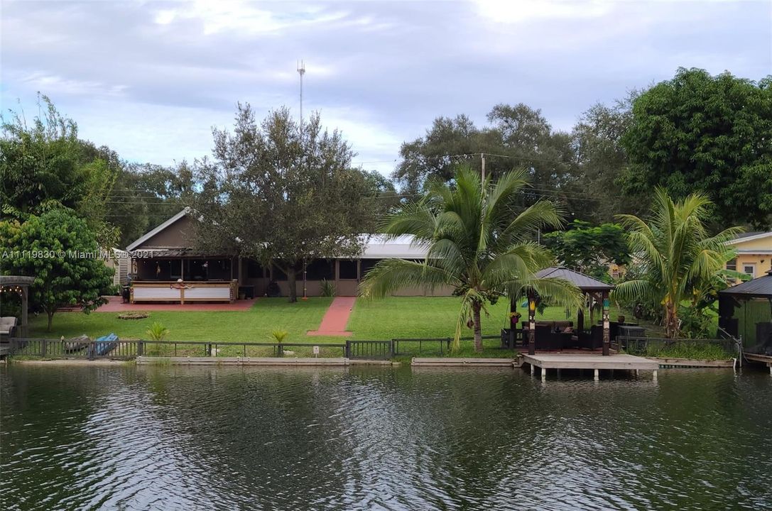 Recently Sold: $480,000 (3 beds, 2 baths, 1922 Square Feet)