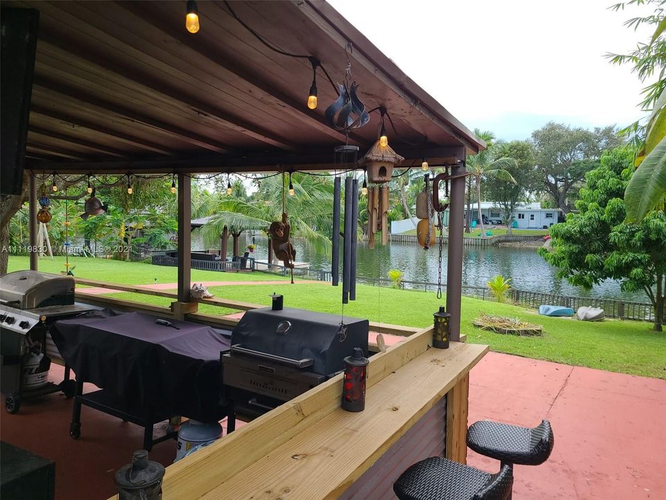 Recently Sold: $480,000 (3 beds, 2 baths, 1922 Square Feet)