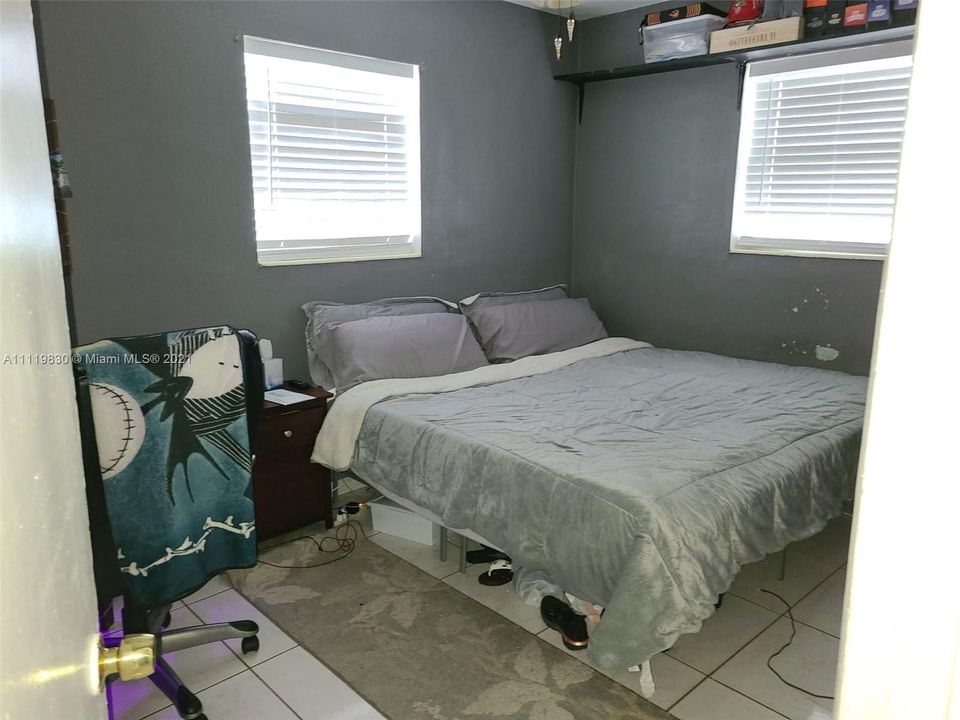 Recently Sold: $480,000 (3 beds, 2 baths, 1922 Square Feet)