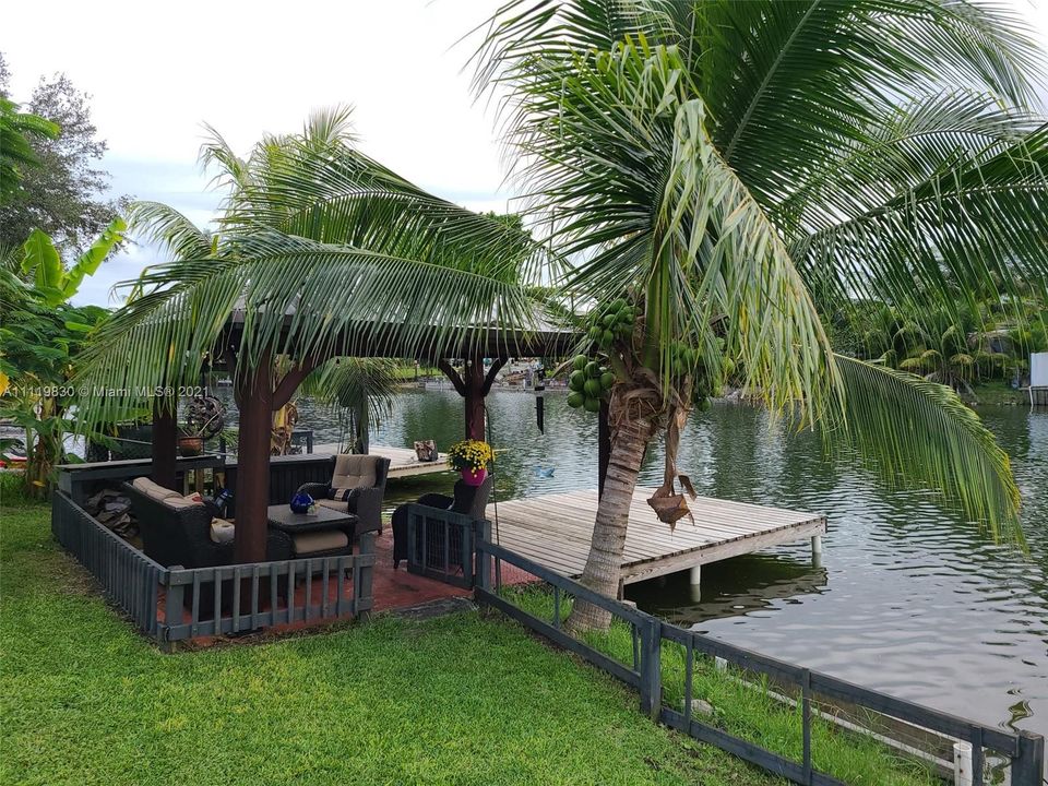 Recently Sold: $480,000 (3 beds, 2 baths, 1922 Square Feet)