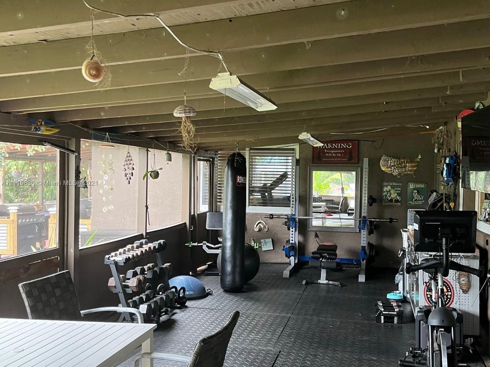 Recently Sold: $480,000 (3 beds, 2 baths, 1922 Square Feet)