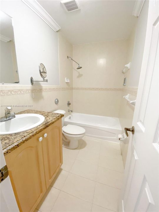 最近租的: $2,700 (4 贝兹, 2 浴室, 1470 平方英尺)