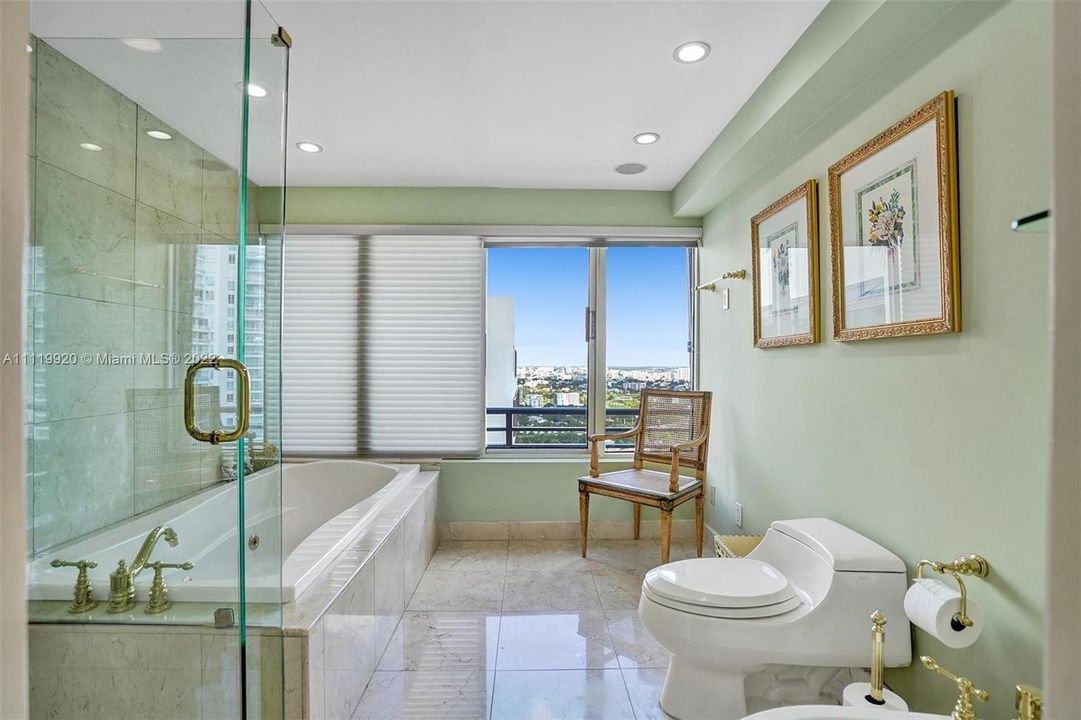 Недавно продано: $2,900,000 (4 спален, 4 ванн, 6210 Квадратных фут)