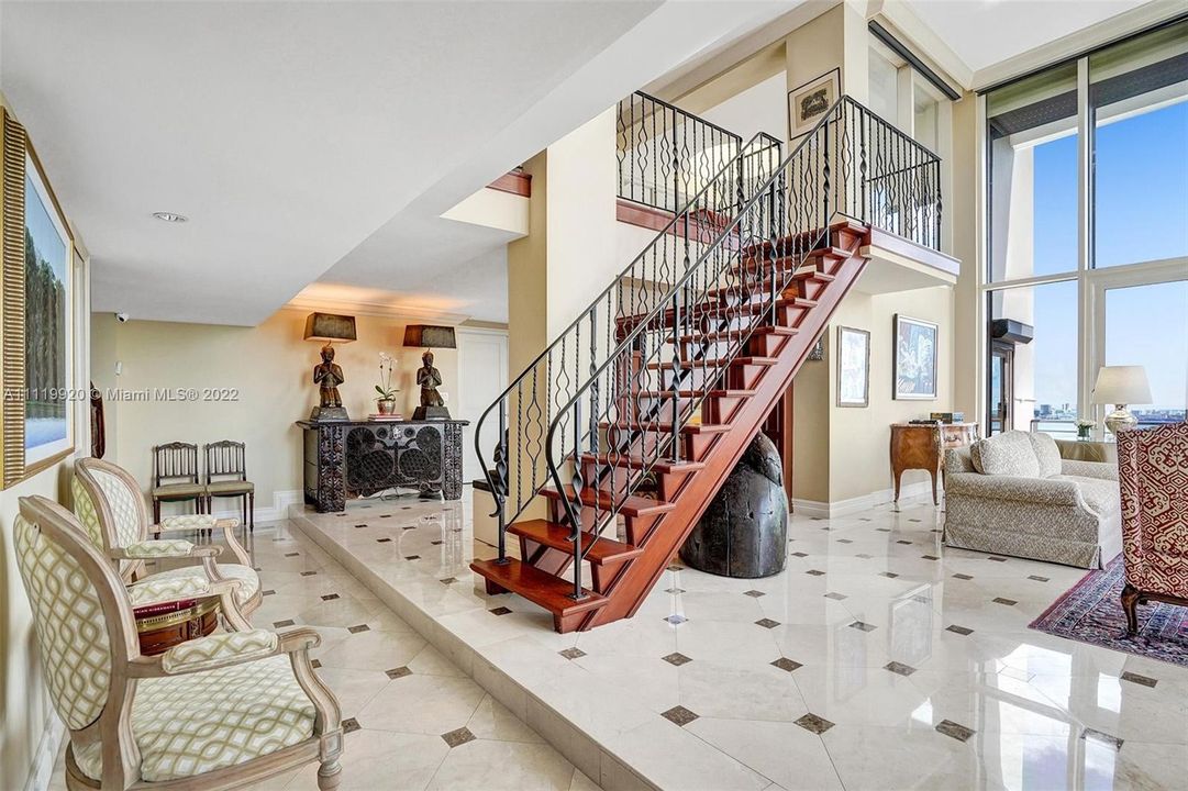 Recently Sold: $2,900,000 (4 beds, 4 baths, 6210 Square Feet)