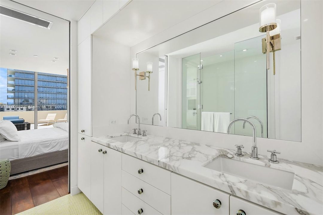 Недавно арендовано: $45,000 (3 спален, 3 ванн, 2303 Квадратных фут)