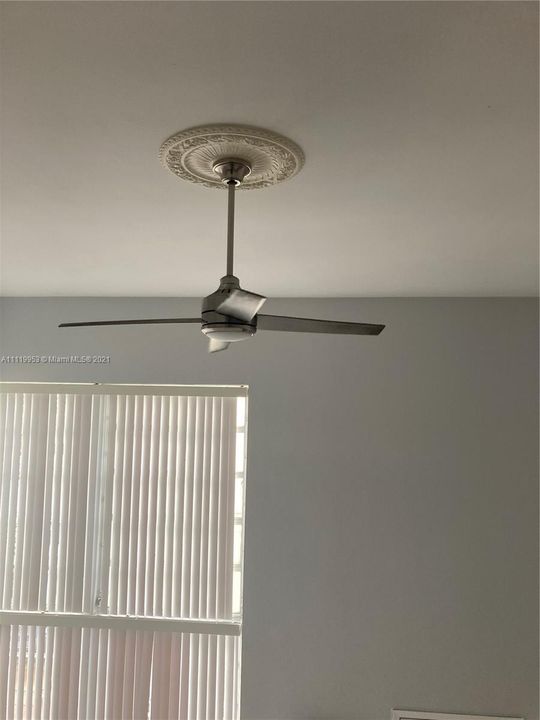 Recently Rented: $2,600 (2 beds, 2 baths, 1600 Square Feet)