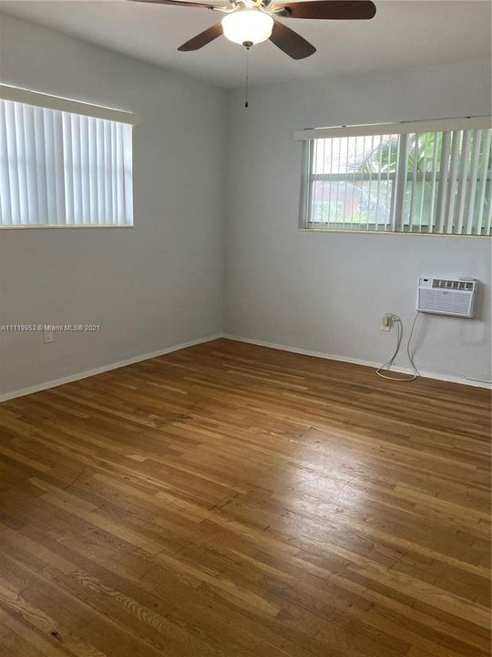 Recently Rented: $2,600 (2 beds, 2 baths, 1600 Square Feet)