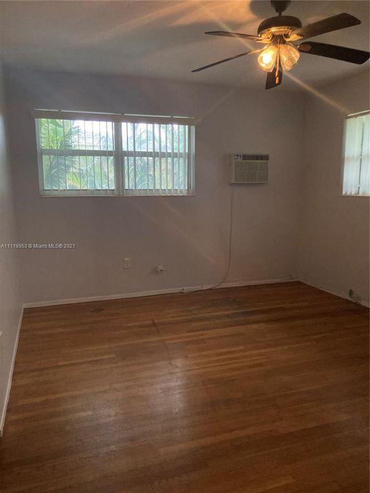 Recently Rented: $2,600 (2 beds, 2 baths, 1600 Square Feet)