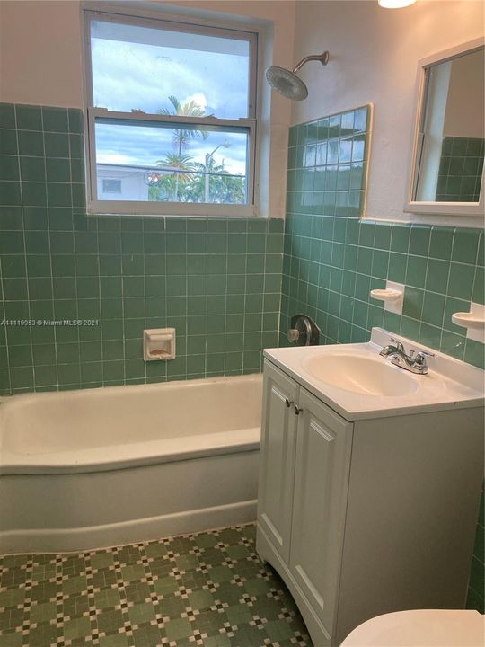 Recently Rented: $2,600 (2 beds, 2 baths, 1600 Square Feet)