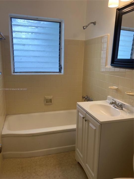 Recently Rented: $2,600 (2 beds, 2 baths, 1600 Square Feet)