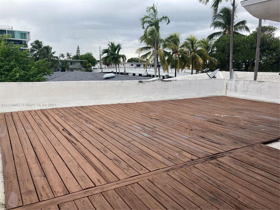 Recently Rented: $2,600 (2 beds, 2 baths, 1600 Square Feet)