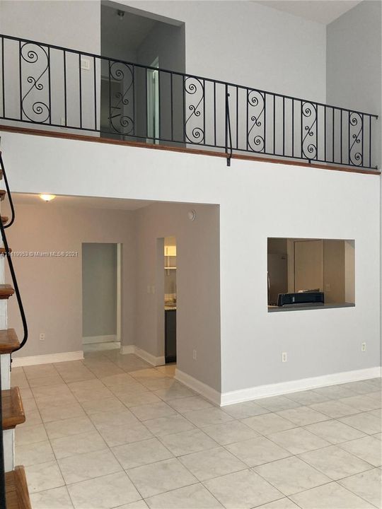 Recently Rented: $2,600 (2 beds, 2 baths, 1600 Square Feet)