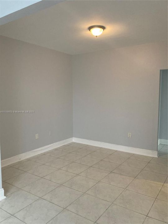 Recently Rented: $2,600 (2 beds, 2 baths, 1600 Square Feet)