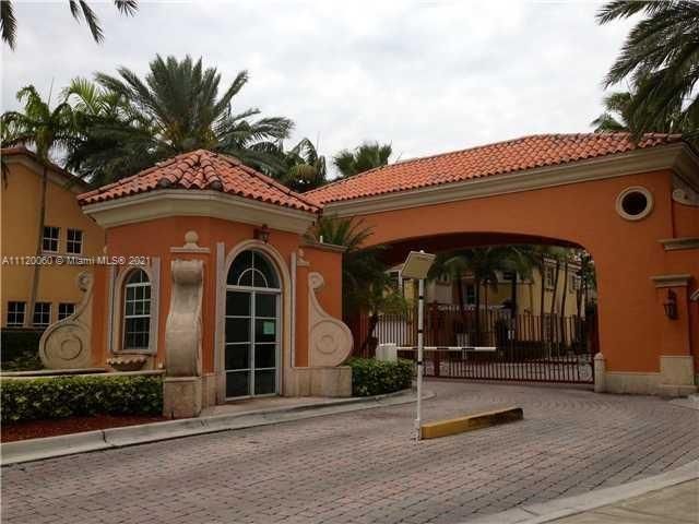 Vendido Recientemente: $659,000 (3 camas, 2 baños, 2000 Pies cuadrados)