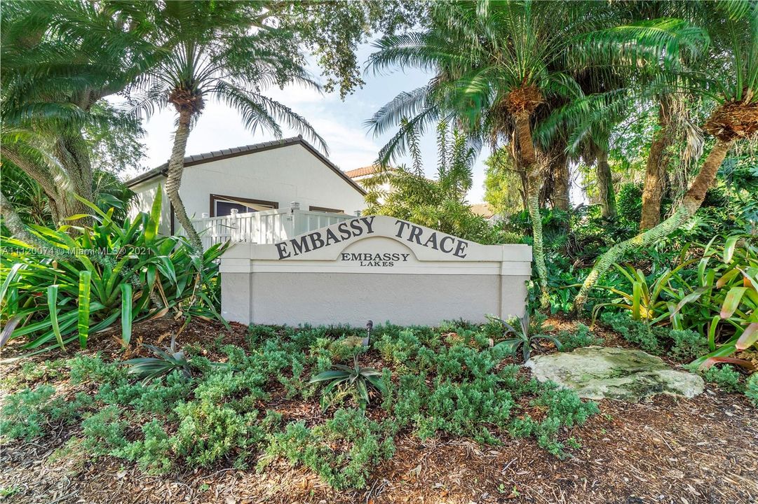 Recently Sold: $589,000 (4 beds, 2 baths, 2609 Square Feet)