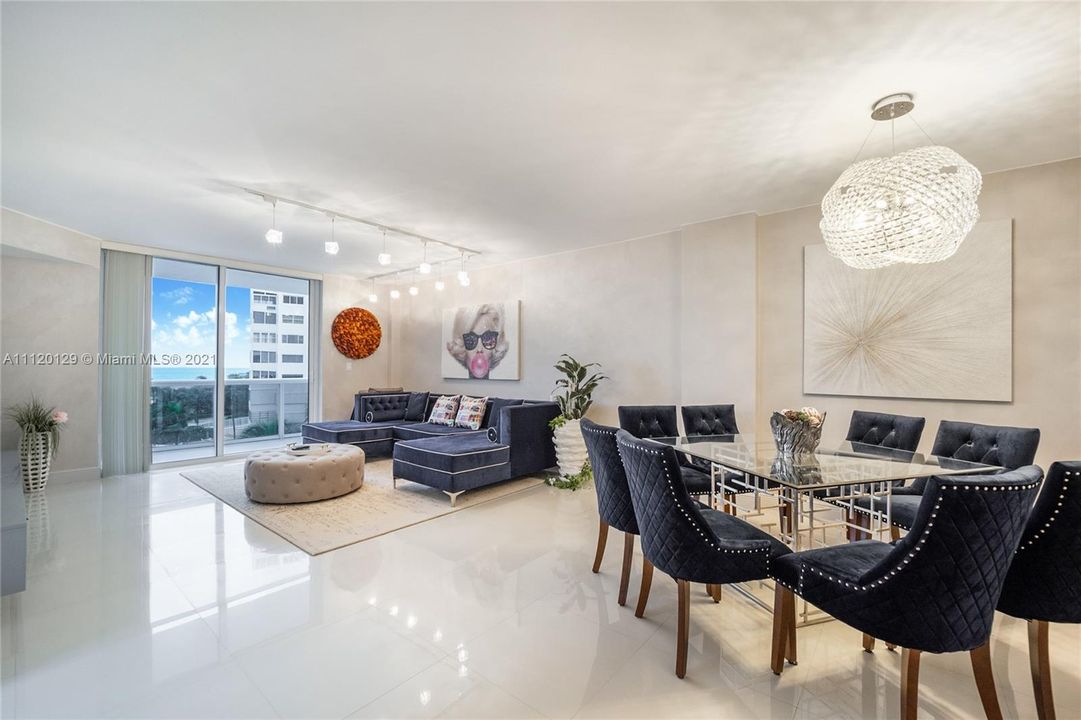 Recently Sold: $950,000 (2 beds, 2 baths, 1056 Square Feet)