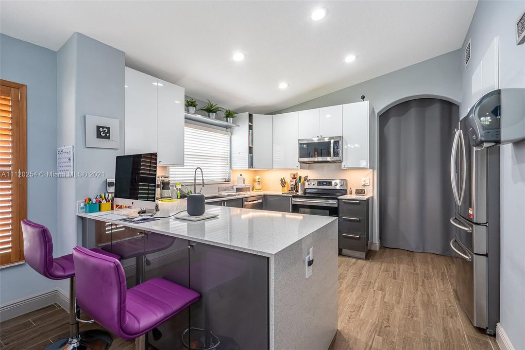 Recently Sold: $500,000 (3 beds, 2 baths, 1667 Square Feet)