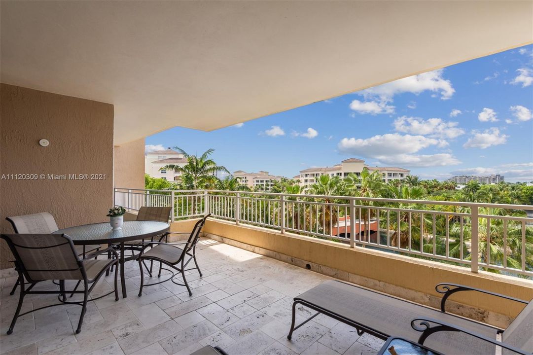 Recently Sold: $1,925,000 (3 beds, 2 baths, 2477 Square Feet)