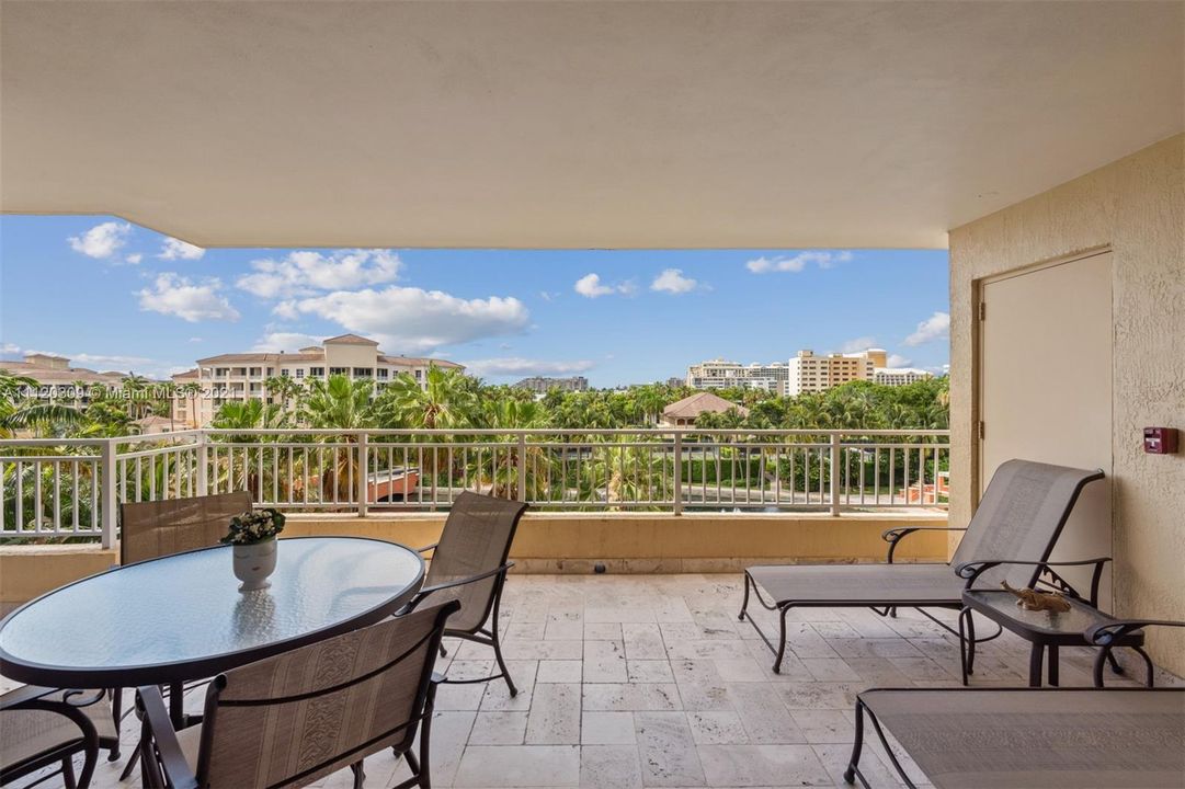 Recently Sold: $1,925,000 (3 beds, 2 baths, 2477 Square Feet)