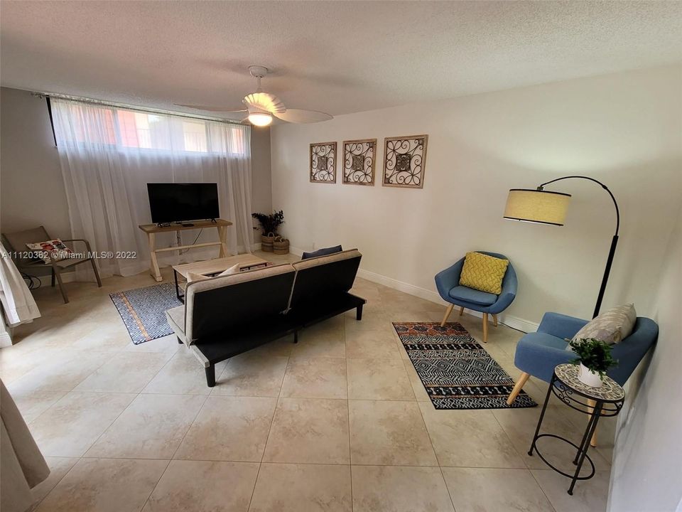 Recently Sold: $315,000 (2 beds, 2 baths, 1302 Square Feet)