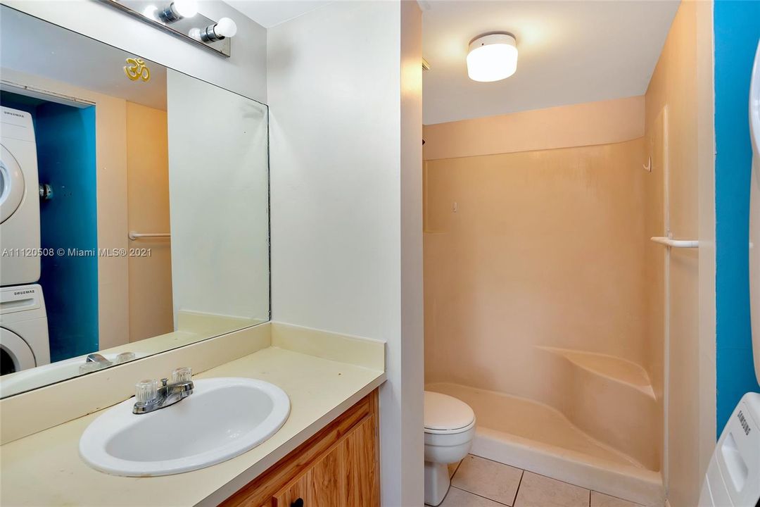 Second Bathroom 2nd Photo