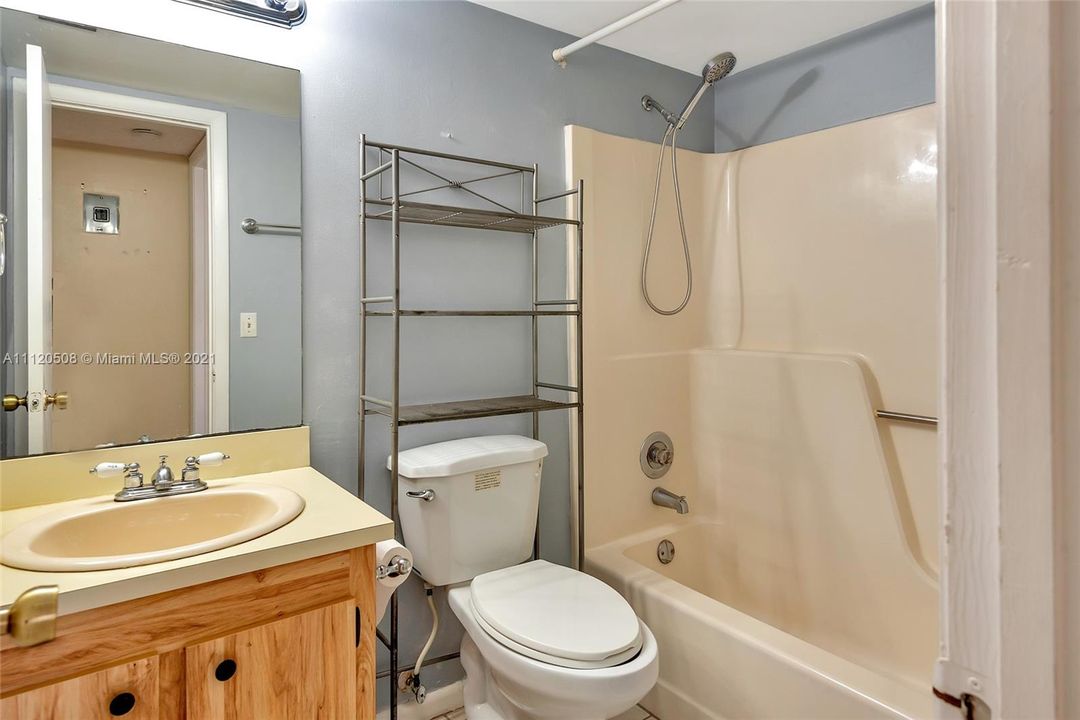 Second Bathroom 3rd Photo