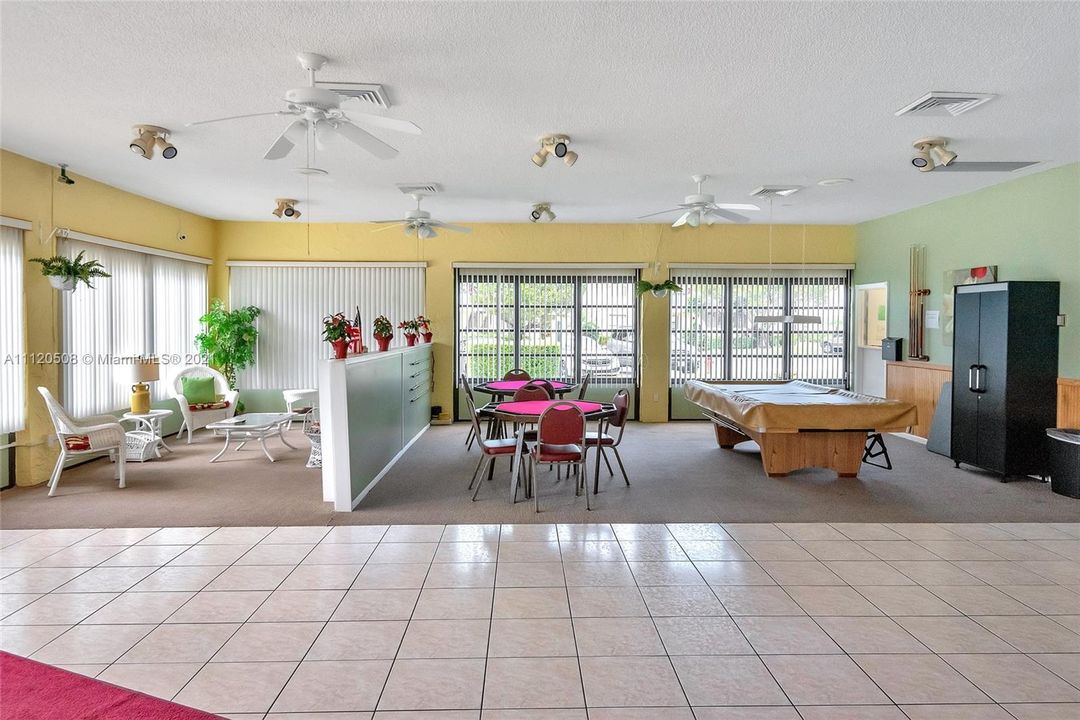 Clubhouse entertaining area photo 1