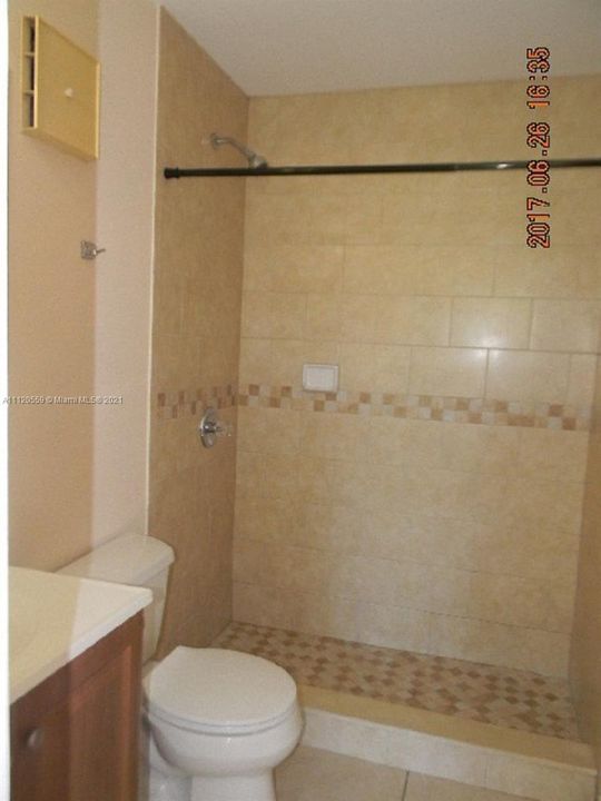 Recently Rented: $1,950 (2 beds, 2 baths, 1000 Square Feet)