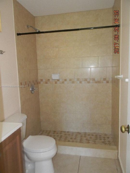 Recently Rented: $1,950 (2 beds, 2 baths, 1000 Square Feet)