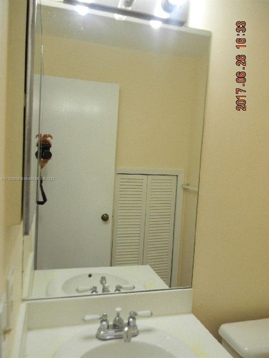 Recently Rented: $1,950 (2 beds, 2 baths, 1000 Square Feet)