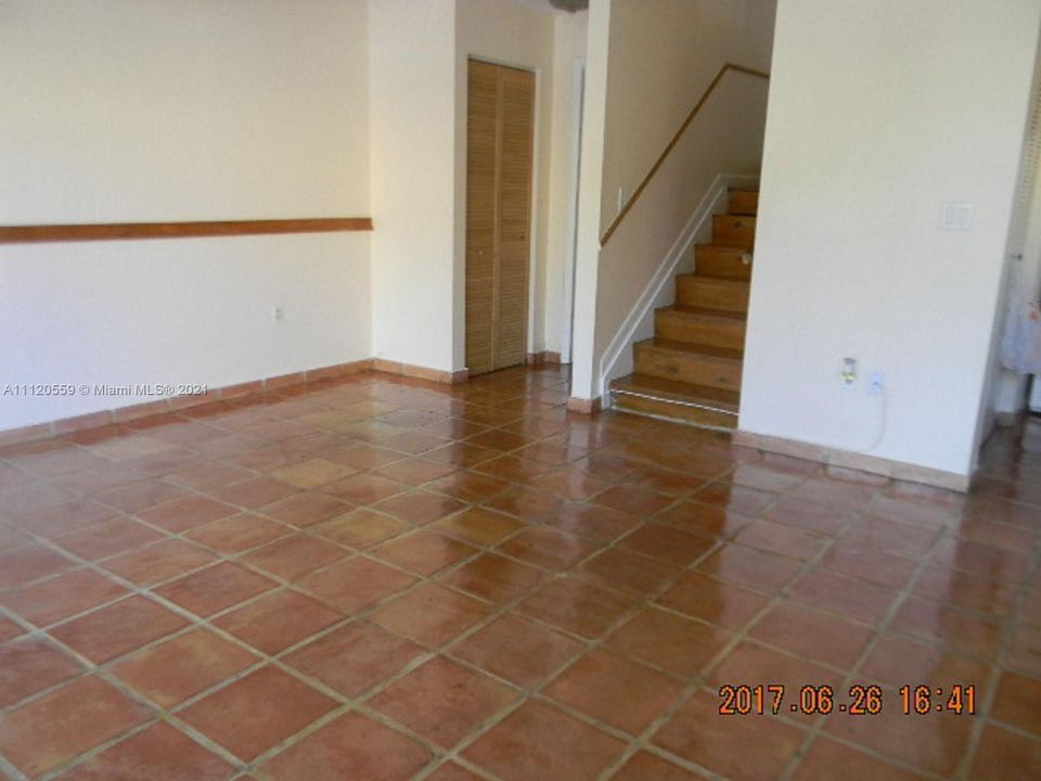 Recently Rented: $1,950 (2 beds, 2 baths, 1000 Square Feet)