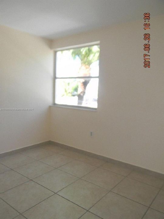 Recently Rented: $1,950 (2 beds, 2 baths, 1000 Square Feet)