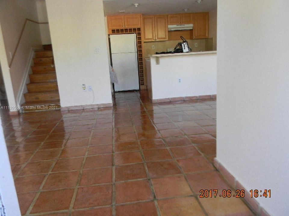 Recently Rented: $1,950 (2 beds, 2 baths, 1000 Square Feet)