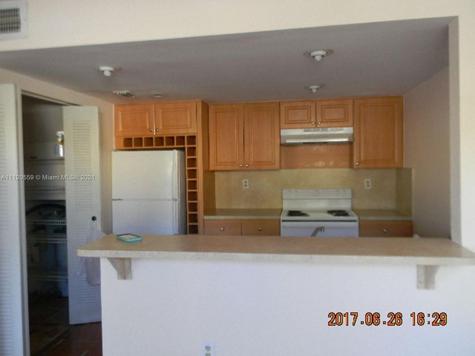 Recently Rented: $1,950 (2 beds, 2 baths, 1000 Square Feet)