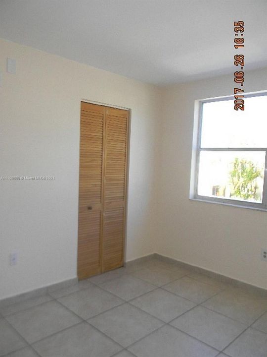 Recently Rented: $1,950 (2 beds, 2 baths, 1000 Square Feet)