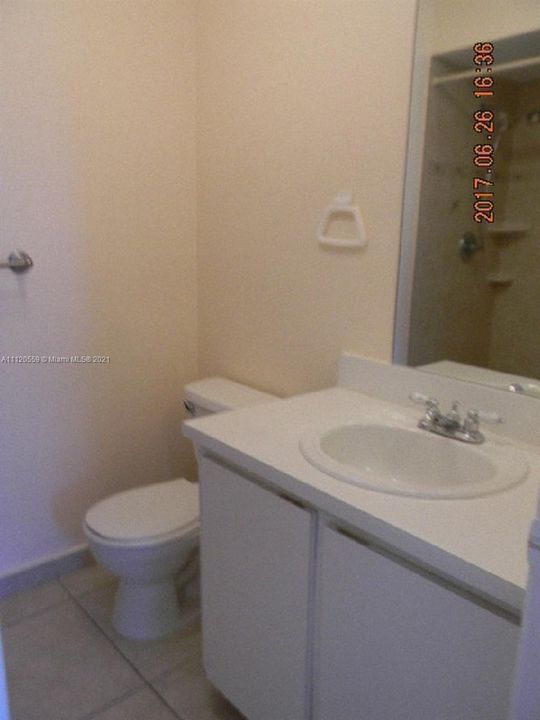 Recently Rented: $1,950 (2 beds, 2 baths, 1000 Square Feet)