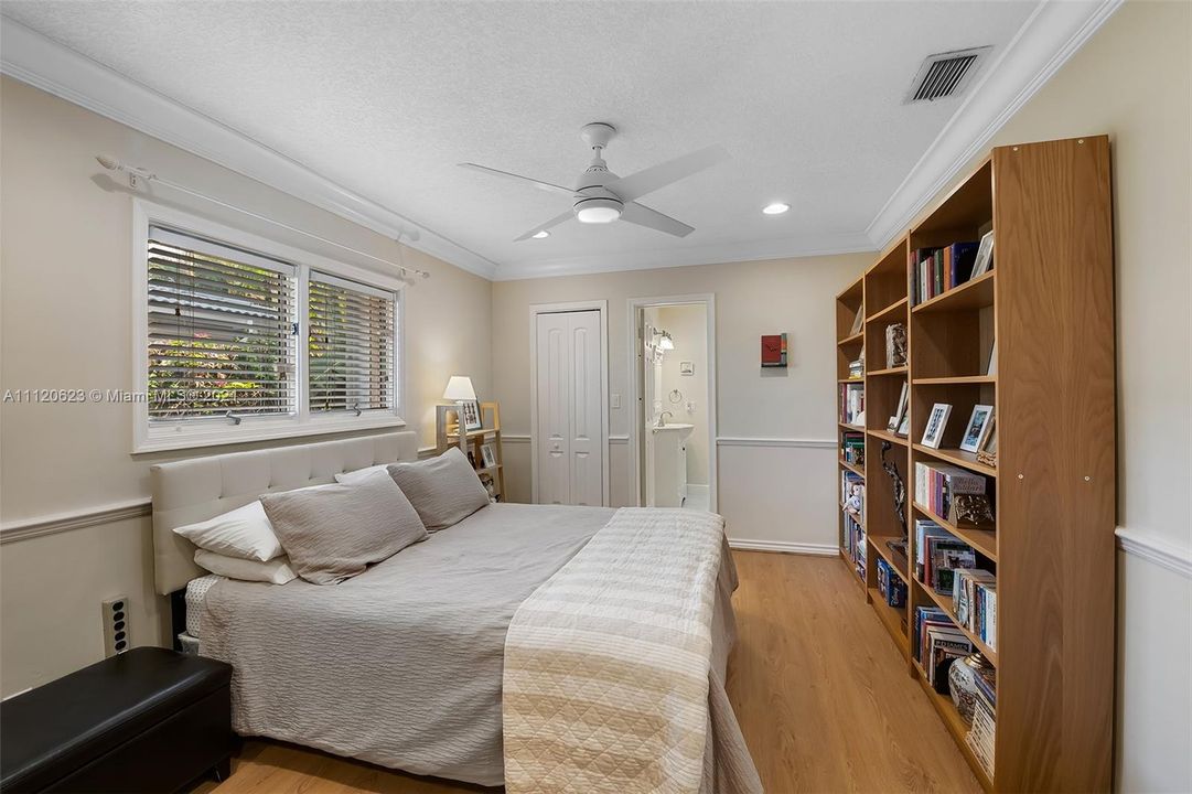 Recently Rented: $5,600 (3 beds, 3 baths, 1894 Square Feet)