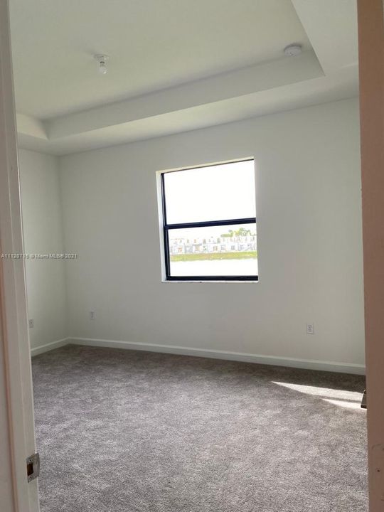 Recently Rented: $2,600 (3 beds, 2 baths, 1668 Square Feet)