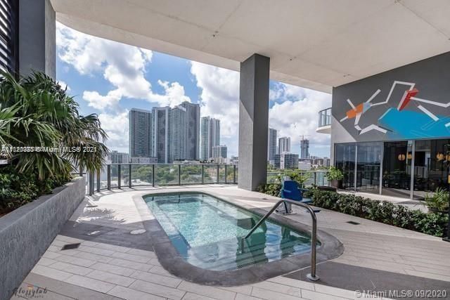 Recently Sold: $479,000 (1 beds, 1 baths, 681 Square Feet)