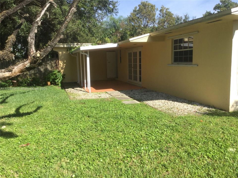 Recently Rented: $3,000 (3 beds, 2 baths, 1974 Square Feet)