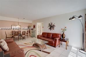 Recently Sold: $260,000 (2 beds, 2 baths, 892 Square Feet)