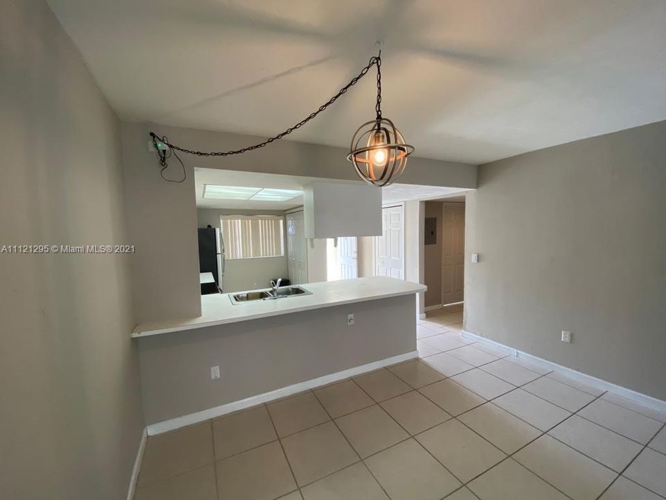 Recently Rented: $1,750 (2 beds, 2 baths, 1201 Square Feet)