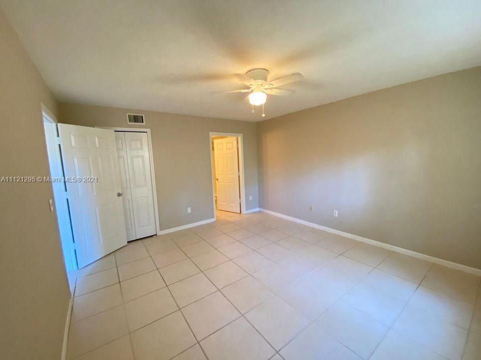 Recently Rented: $1,750 (2 beds, 2 baths, 1201 Square Feet)