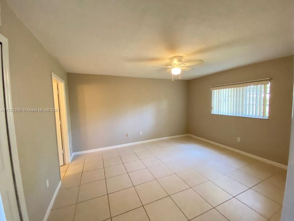 Recently Rented: $1,750 (2 beds, 2 baths, 1201 Square Feet)