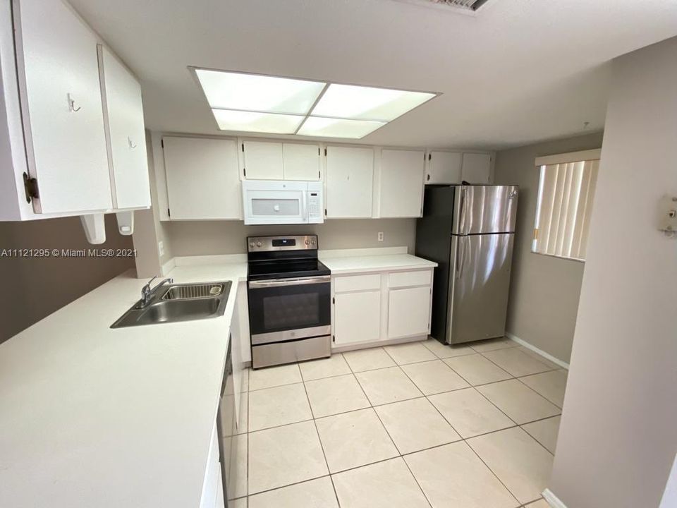 Recently Rented: $1,750 (2 beds, 2 baths, 1201 Square Feet)