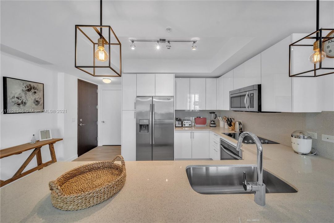 Recently Sold: $525,000 (2 beds, 2 baths, 1064 Square Feet)