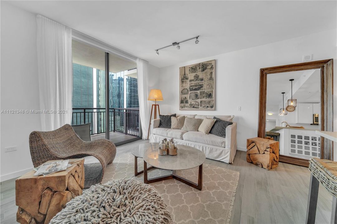 Recently Sold: $525,000 (2 beds, 2 baths, 1064 Square Feet)