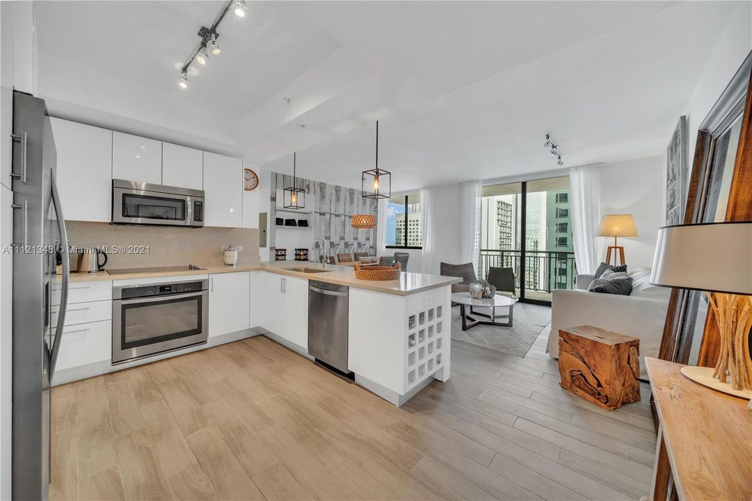 Recently Sold: $525,000 (2 beds, 2 baths, 1064 Square Feet)