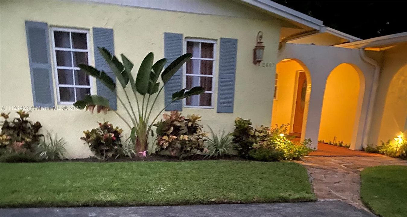 Recientemente alquilado: $2,500 (3 camas, 2 baños, 1175 Pies cuadrados)