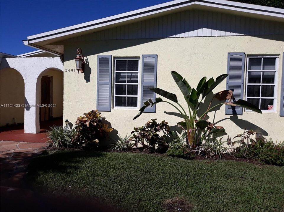 Recientemente alquilado: $2,500 (3 camas, 2 baños, 1175 Pies cuadrados)